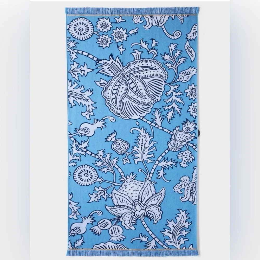 💙🩵Roller Rabbit x Target Floral Vines Beach Towel Blue